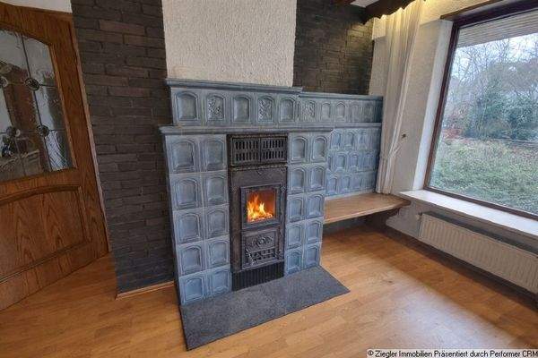 04b EG Gemütlicher Kachelofen