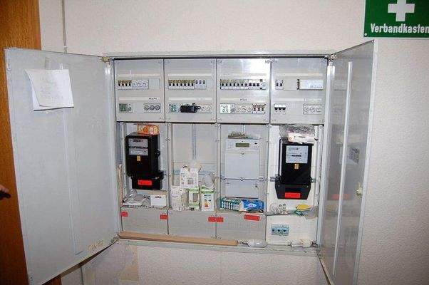 30 Elektro-Hauptverteilung.JPG