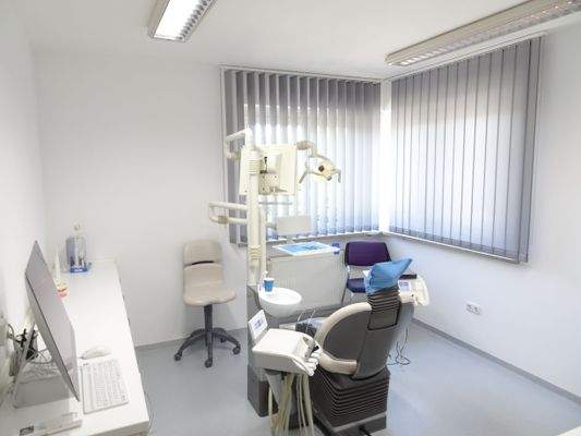 Behandlungsraum 1 OG.JPG