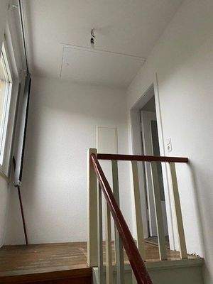 Treppe zum OG.jpg