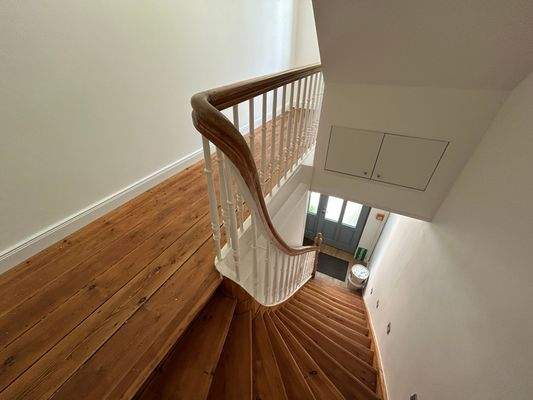 Blick vom ersten Stock ins Treppenhaus