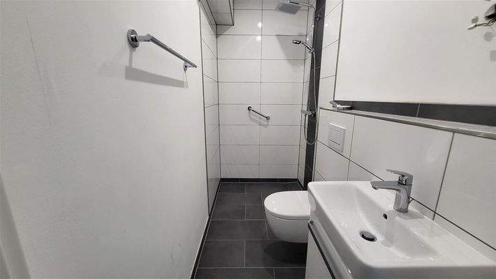 Badezimmer Zugang von Zimmer 3 