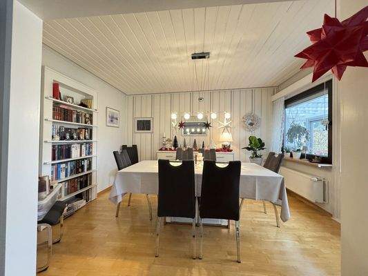 Angrenzendes Esszimmer