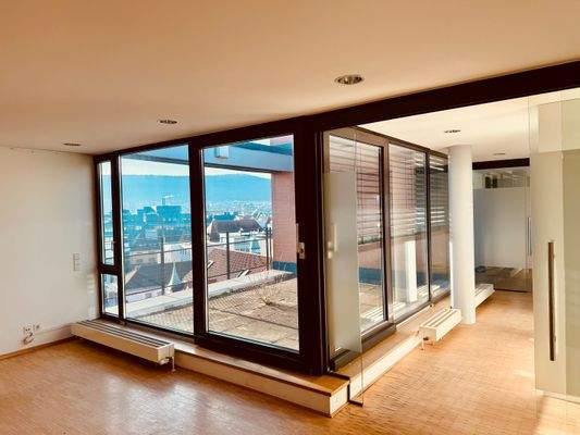 Die 3-seitig umschlossene Terrasse