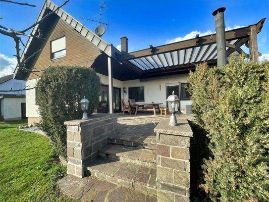 Außenansicht Süd mit Terrasse