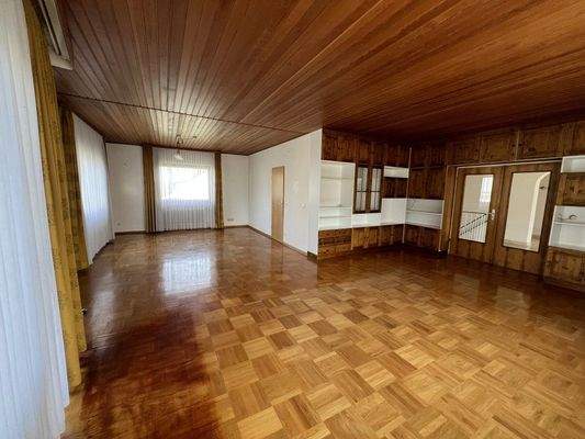 Haus-Linden-Leihgestern-Wohn- und Essbereich