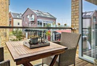 Loggia mit Sicht zum Yachthafen