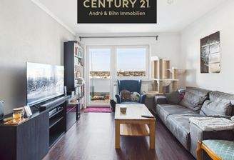 Wohnbereich mit Balkonzugang