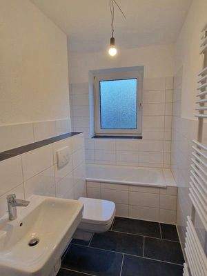 5 Tageslichtbad mit Wanne