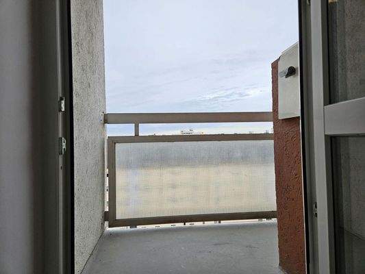 Kleiner Balkon vor Küche