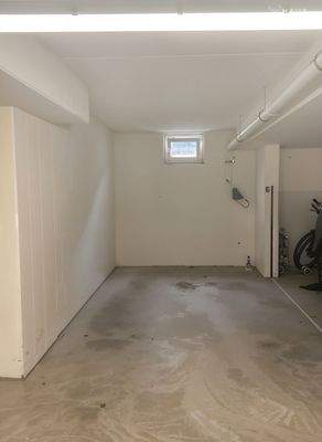 Tiefgaragenstellplatz