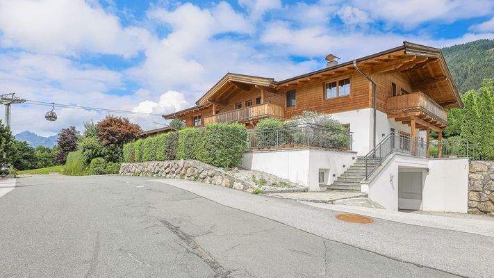 KITZIMMO-Exklusive Wohnung am Sonnberg Ski in / Ski out - Immobilien Kitzbühel.