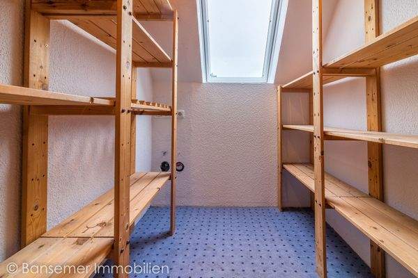 DG: Abstellraum / Speisekammer