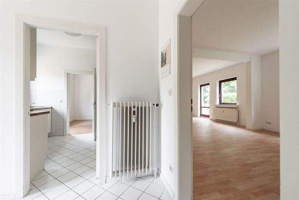 Blick ins Wohnzimmer und die Küche