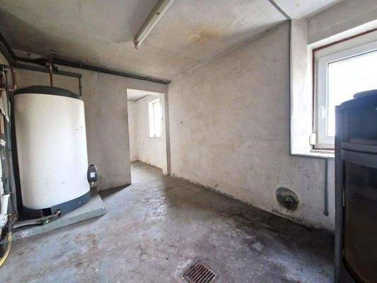 Waschküche mit Heiswasserb.