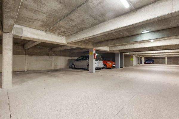 Tiefgaragenstellplatz