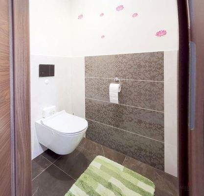 9dc313d0-ad6e-4f1f-a687-336ede0d2ac6_original