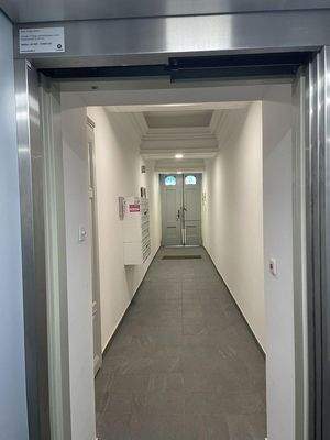 Eingang (Sicht vom Lift)