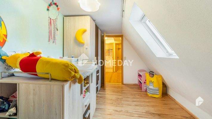 1. OG Kinderzimmer 1 2