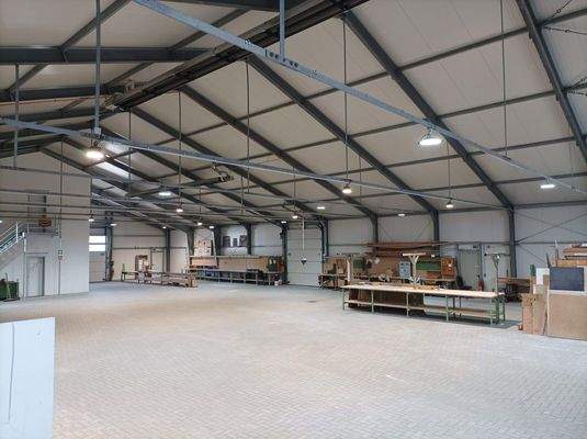 Blick in große Halle