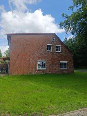 *links* Seitenansicht