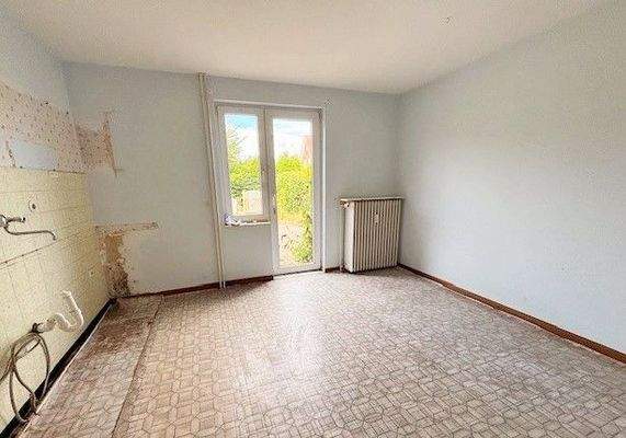 Küche mit Zugang zum Hof.jpg