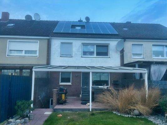 Rückanischt mit PV Anlage