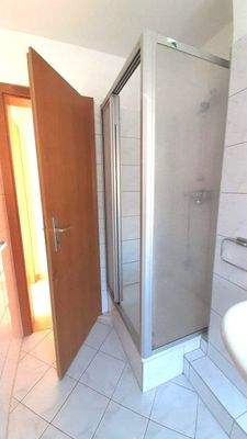 AW 18 Bad,DG.Dusche.jpg