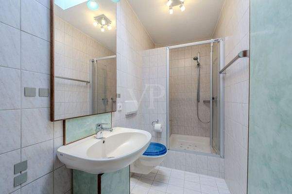Badezimmer 2