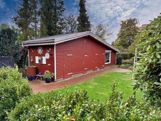 Nebengebäude mit Abstellräumen, sowie gr. Hobbyraum