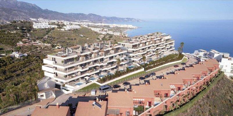 Flats with Large Terraces and Sea Views in Torrox Costa