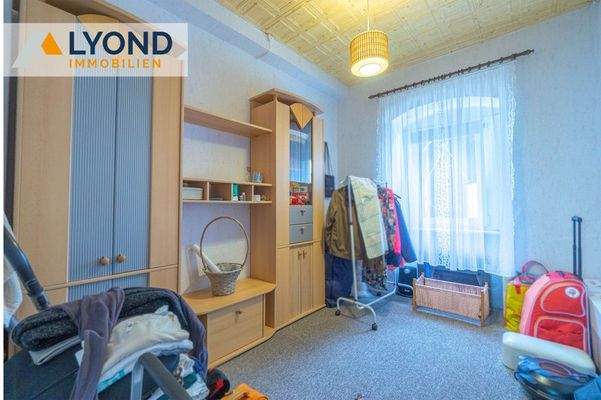 Ankleidezimmer hinter dem Schlafzimmer EG