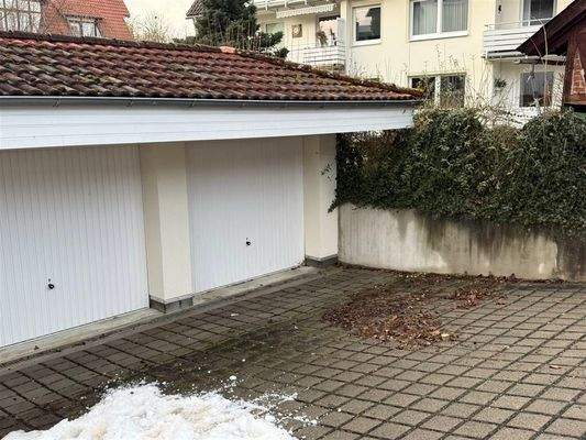 Garage (ganz rechts)
