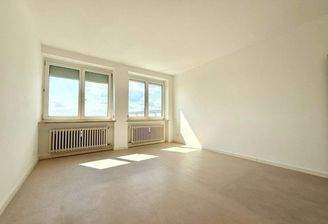 Großer Essbereich bald mit Zugang Südwestbalkon