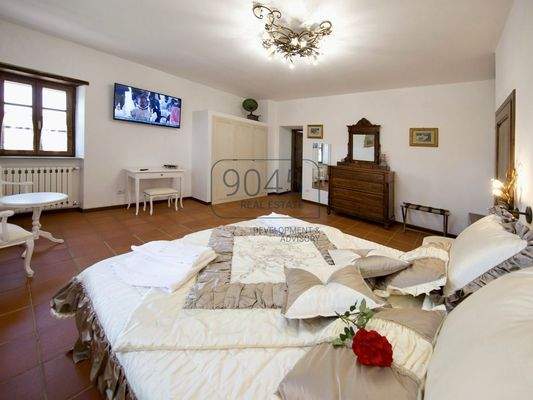 12 Hektar grosser Landsitz mit Panoramaausblick, Pool in Val di Chiana