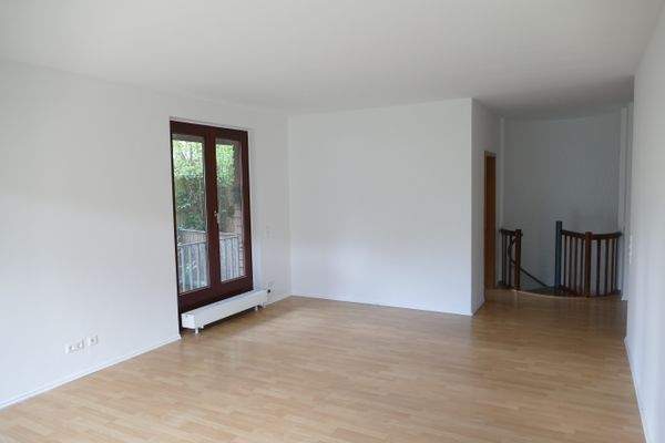 Wohnzimmer - Treppe - Küche