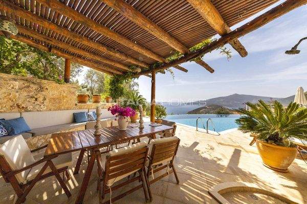 Sea View 5-Bedroom Villa with Private Pool in Kas Kalkan