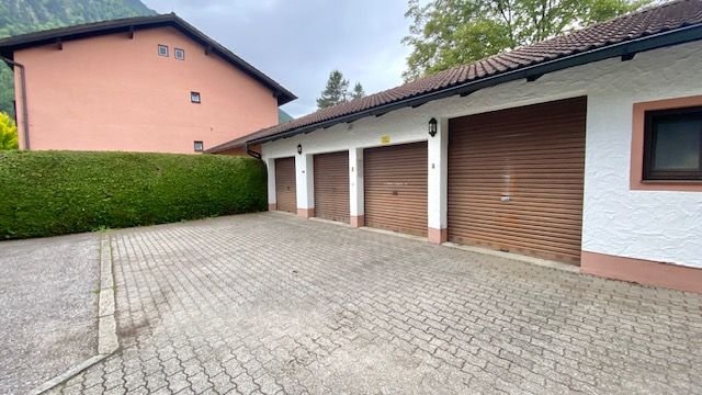 Vorplatz Garagen