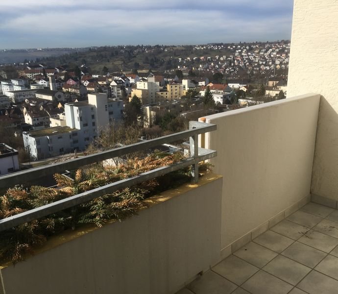 3,5 Zi.-Wohnung, Höhenlage mit Blick über Esslingen bis zur Schwäbischen Alb
