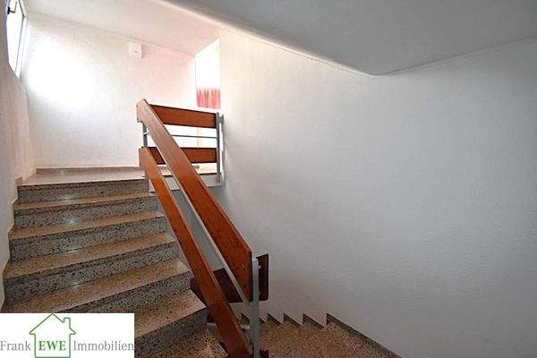 Treppenhaus, Wohn- und Geschäftshaus zum Kauf in Düsseldorf Garath, Frank Ewe Immobilienmakler Düsseldorf Hassels