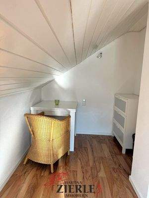 5- Essbereich in Küche DG