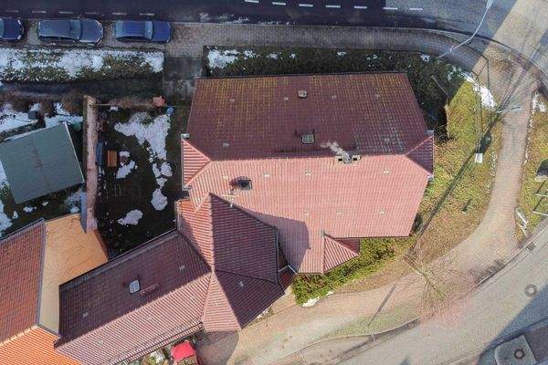 Luftbild Dach und Grundstück