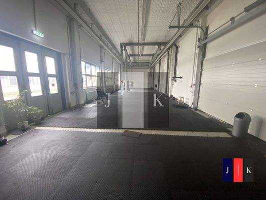 Halle Innenansicht 2