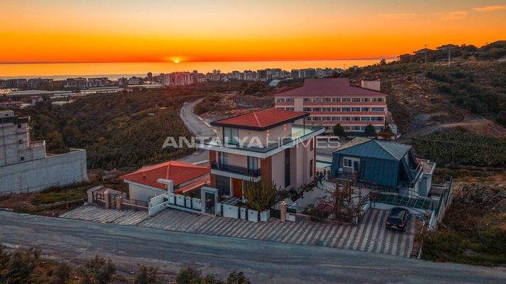 Luxury Sea View 12-Room Villa in Alanya