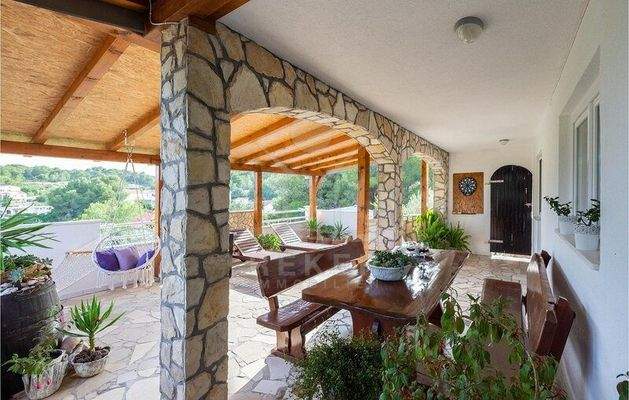 Gönnen Sie sich eine Auszeit auf der Terrasse