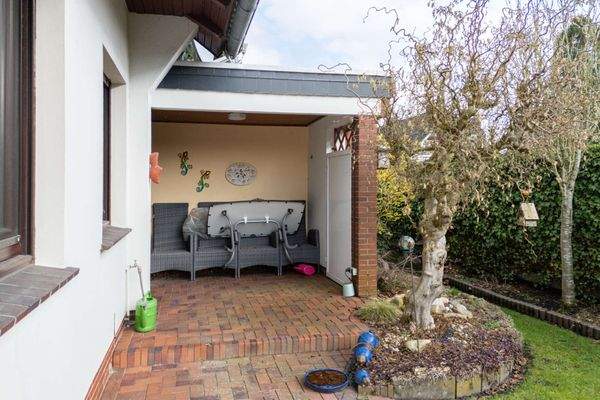 überdachte Terrasse