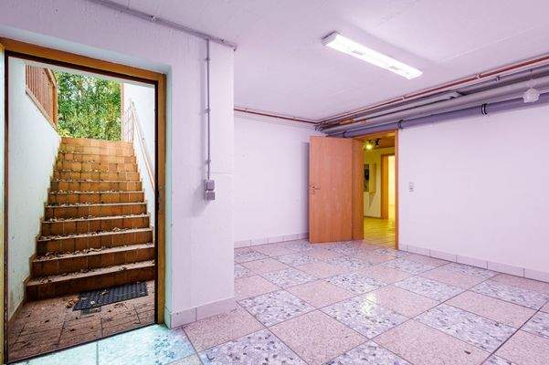 Keller mit Gartenaufgang