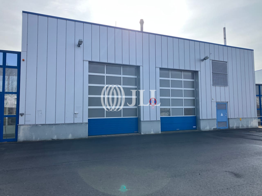 Halle 1 - 2 von 3 ebenerdigen 