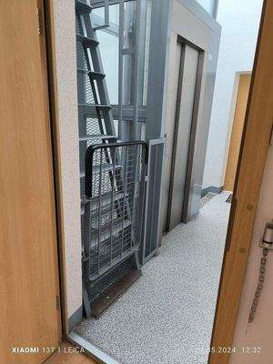 Eingang Wohnung - Fahrstuhl.jpg