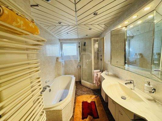 Badezimmer Kellergeschoss